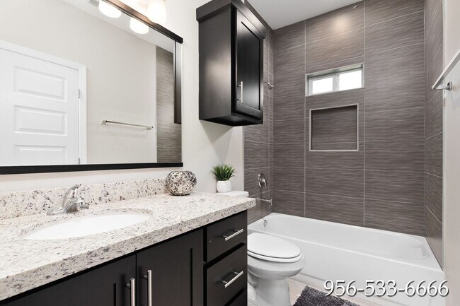 Building Photo - 1211 White Oak Dr