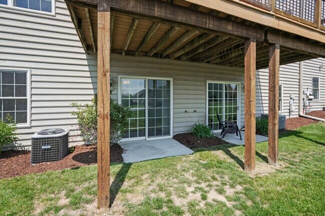 Building Photo - 5050 Mendenhall Dr.