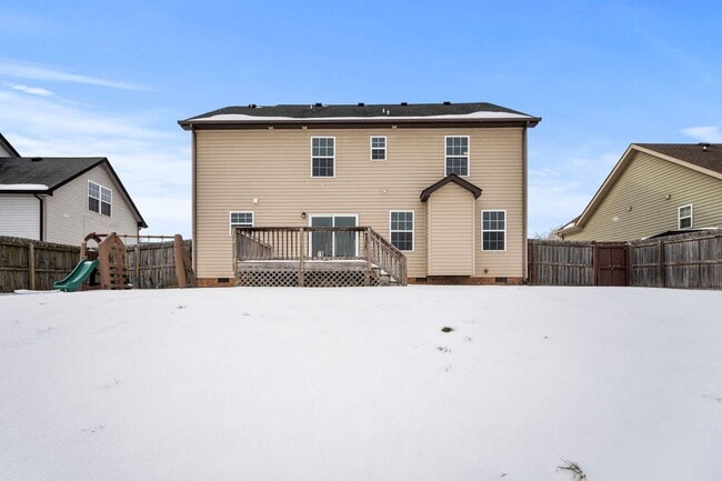 Building Photo - Spacious 3BR Home with Bonus Room, Fireplace & Fenced Yard