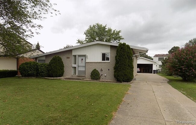 Building Photo - 8783 Lozen Dr