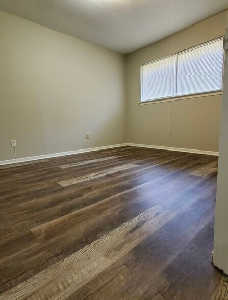 Building Photo - 7455 Calder Ave