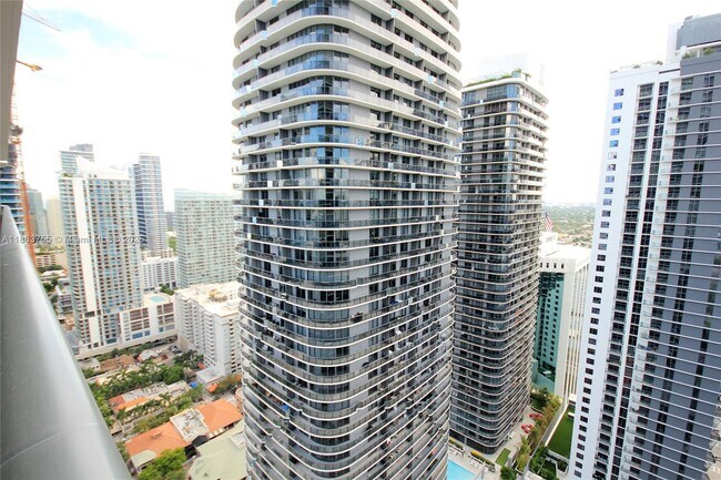 Building Photo - 801 S Miami Ave