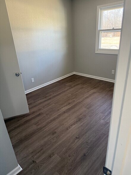 Bedroom 1 - 3958 N Edgemoor St