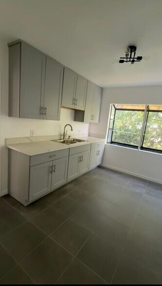 Kitchen - 636 W Queen St