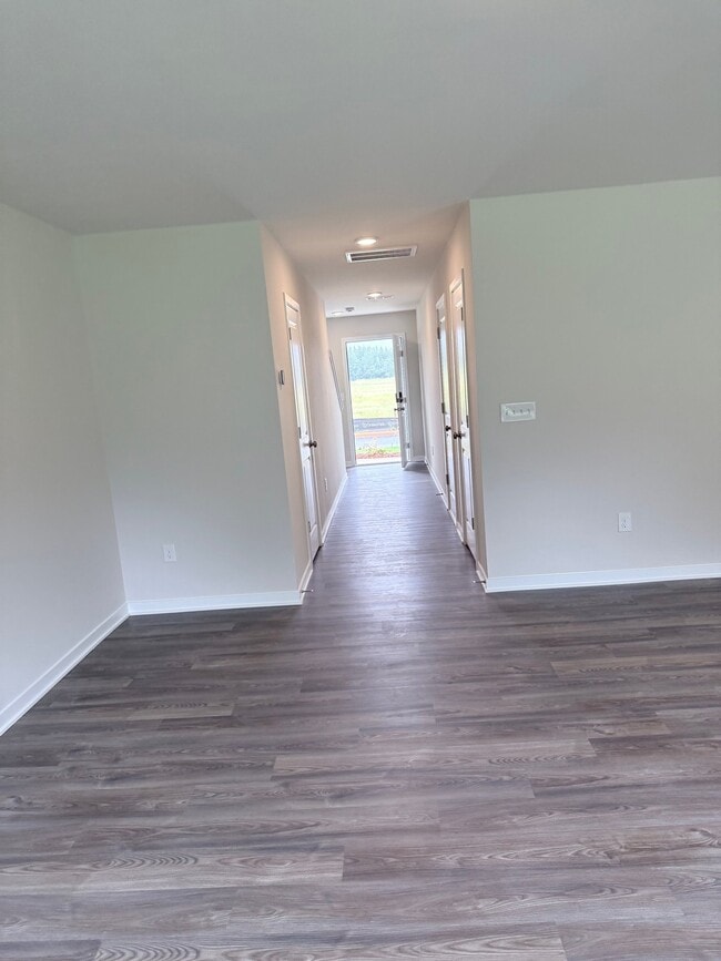 Building Photo - 404 sweltry Dr