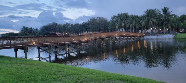 Building Photo - 2463 Centergate Dr