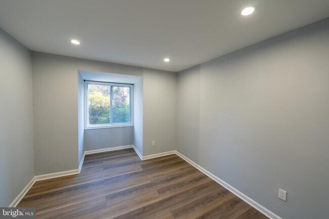 Building Photo - 9377 Chadburn Pl