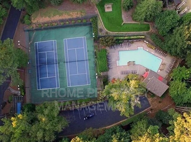 Building Photo - 1407 Riverview Dr