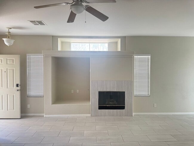 Building Photo - 6005 Highland Gardens Dr