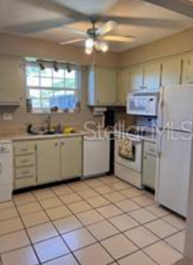 Building Photo - 3847 35th Way S