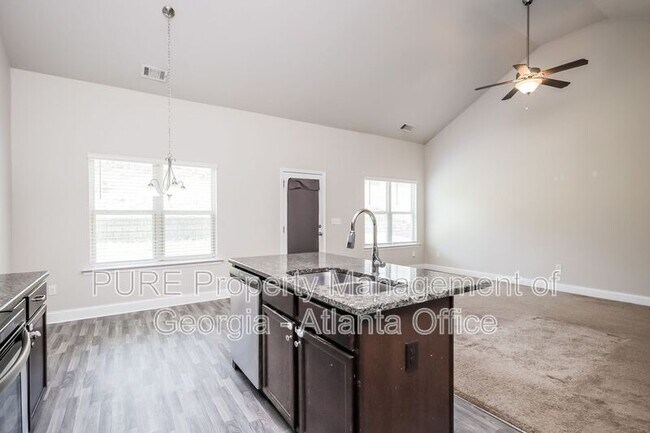 Building Photo - 155 Mandy Ln