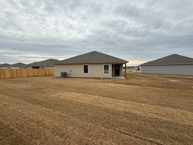 Building Photo - Welcome to your new 3 bed 2 bath new const...