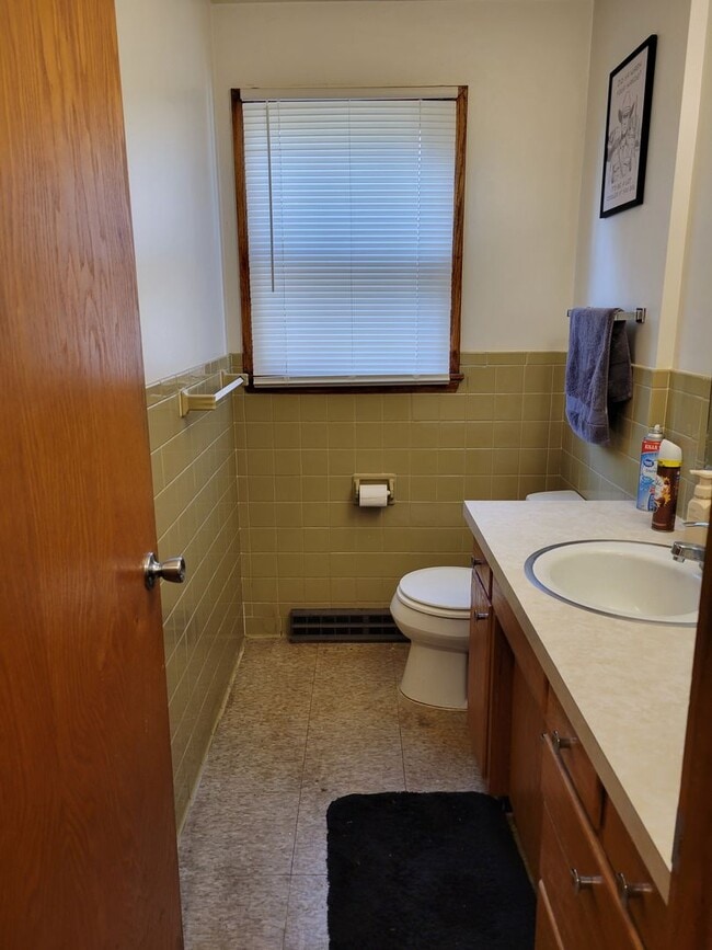 Building Photo - Single Family Home