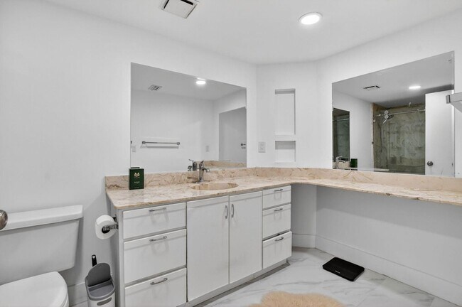 Building Photo - 9903 Boca Gardens Trail