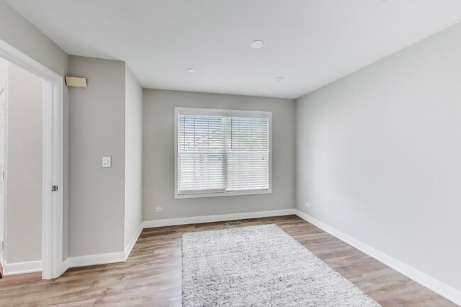 Building Photo - 4724 Lacey Ave