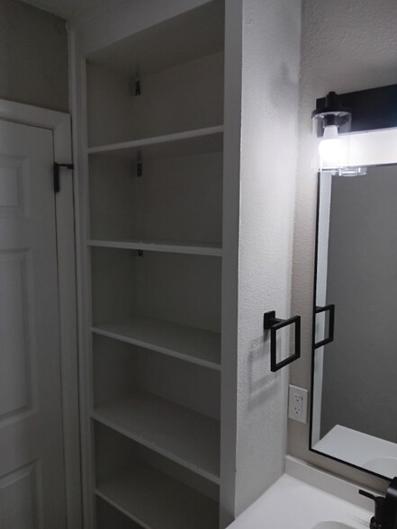 Building Photo - 7911 Cecil St