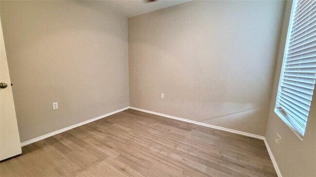 Building Photo - 12333 Paloma Blanca Way