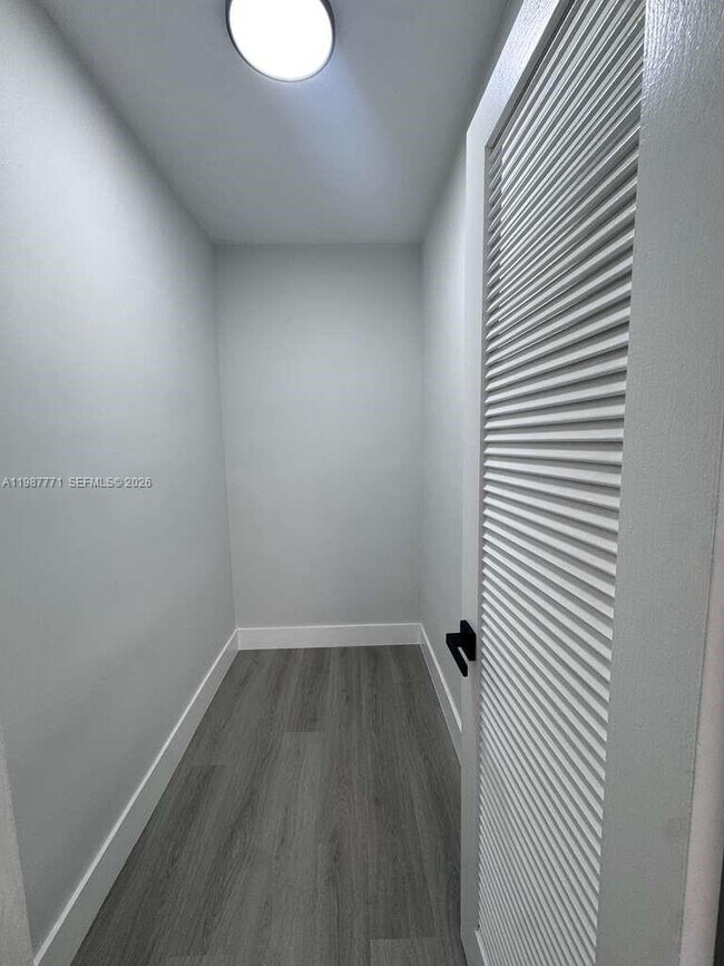 Building Photo - 455 Golden Isles Dr