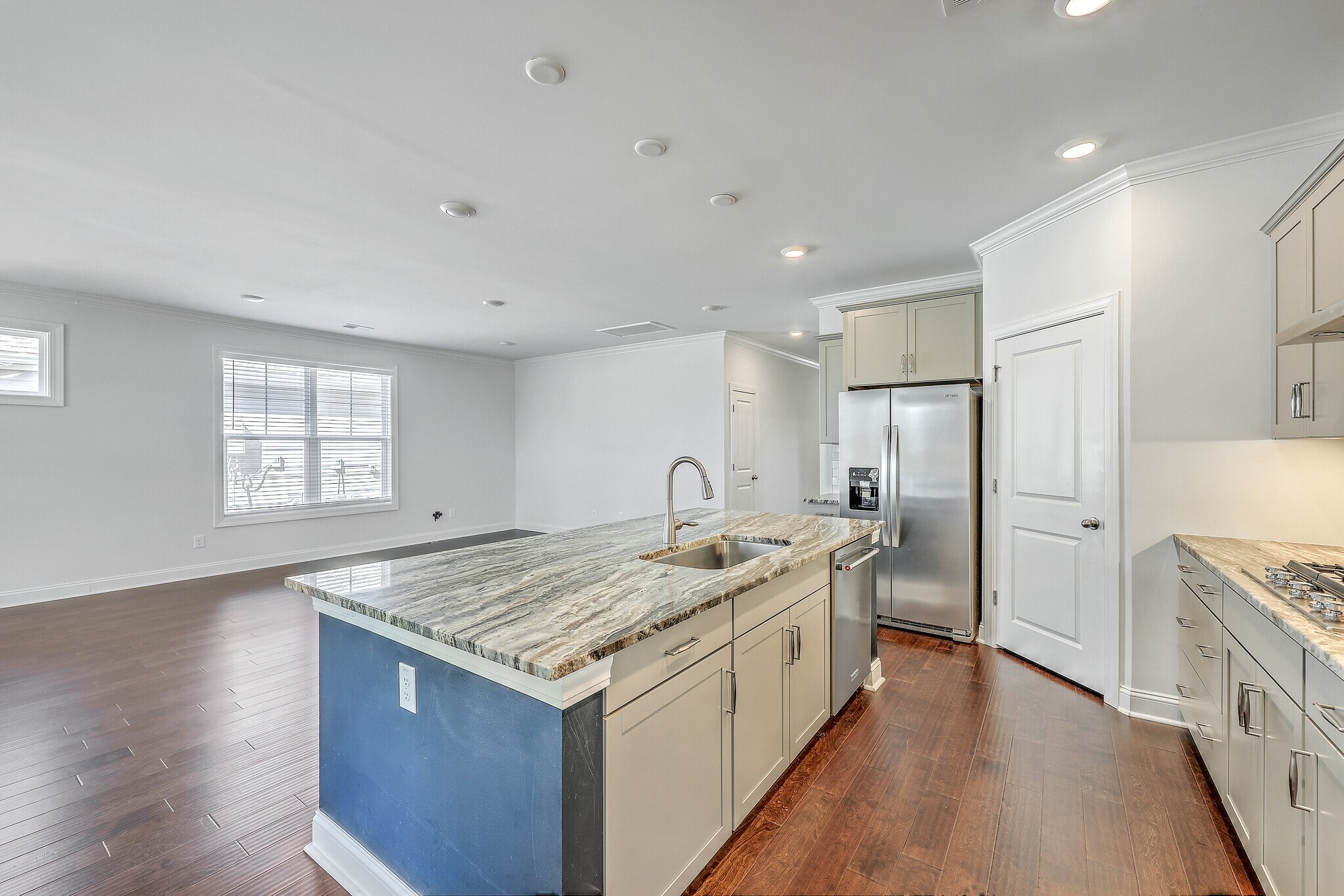 Building Photo - 316 Long Pier St