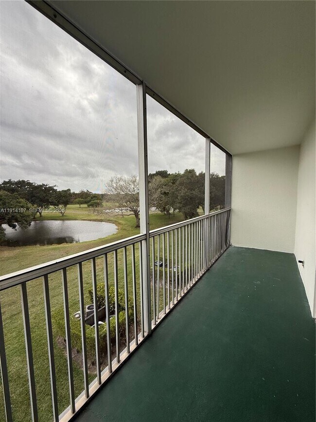 Building Photo - 13250 SW 4th Ct