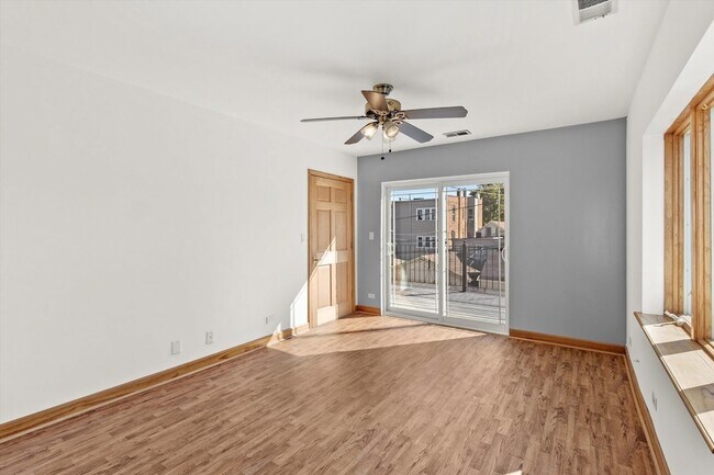 Building Photo - 911 N Fairfield Ave