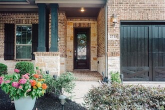 Building Photo - 2718 Misty Laurel Ct