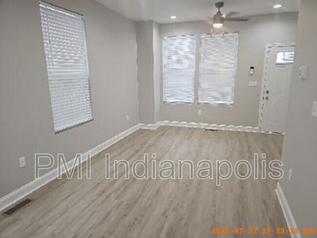 Building Photo - 640 N Parker Ave