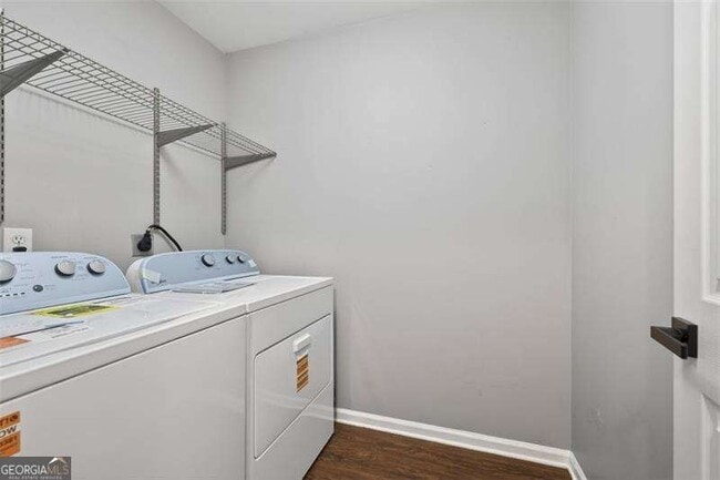 Building Photo - 2865 Stonehenge Ct