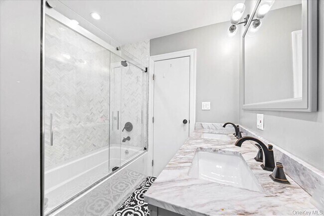 Building Photo - 1127 Fordham Ln