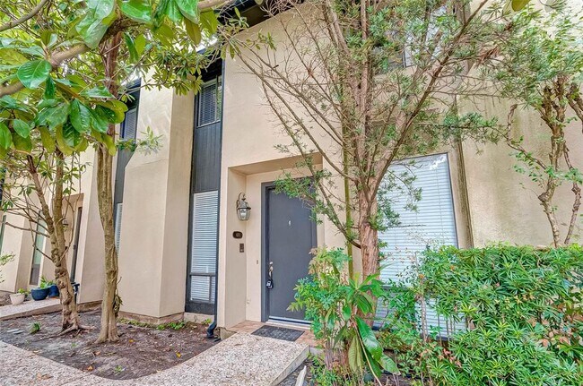 Primary Photo - 1112 Bering Dr