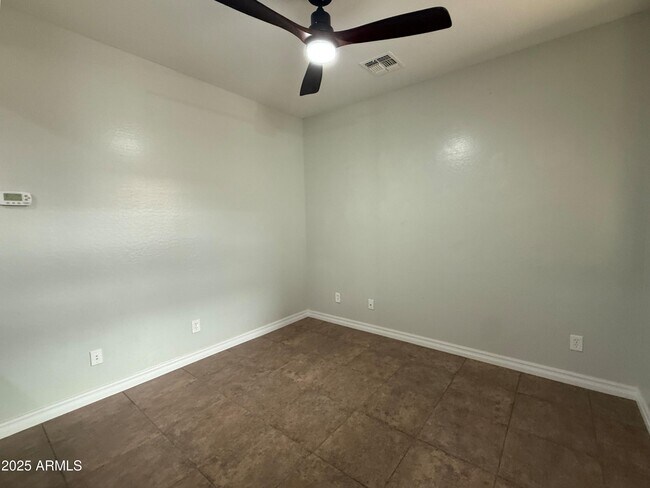 Building Photo - 2472 E Mead Dr