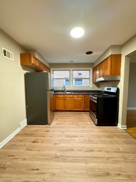 Building Photo - 9126 keating ave