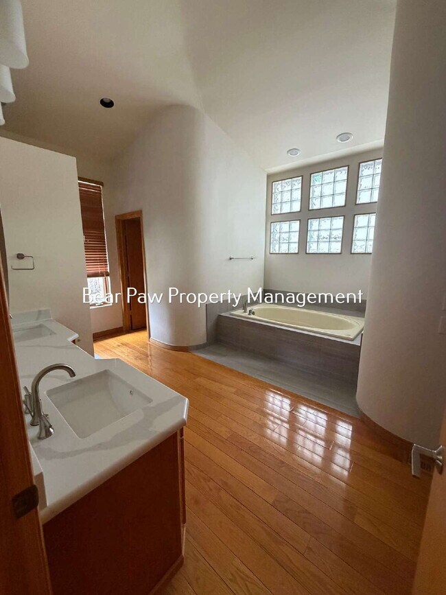 Building Photo - "Embrace Spacious Livingin this  3-Bedroom Gem in Genesee!"