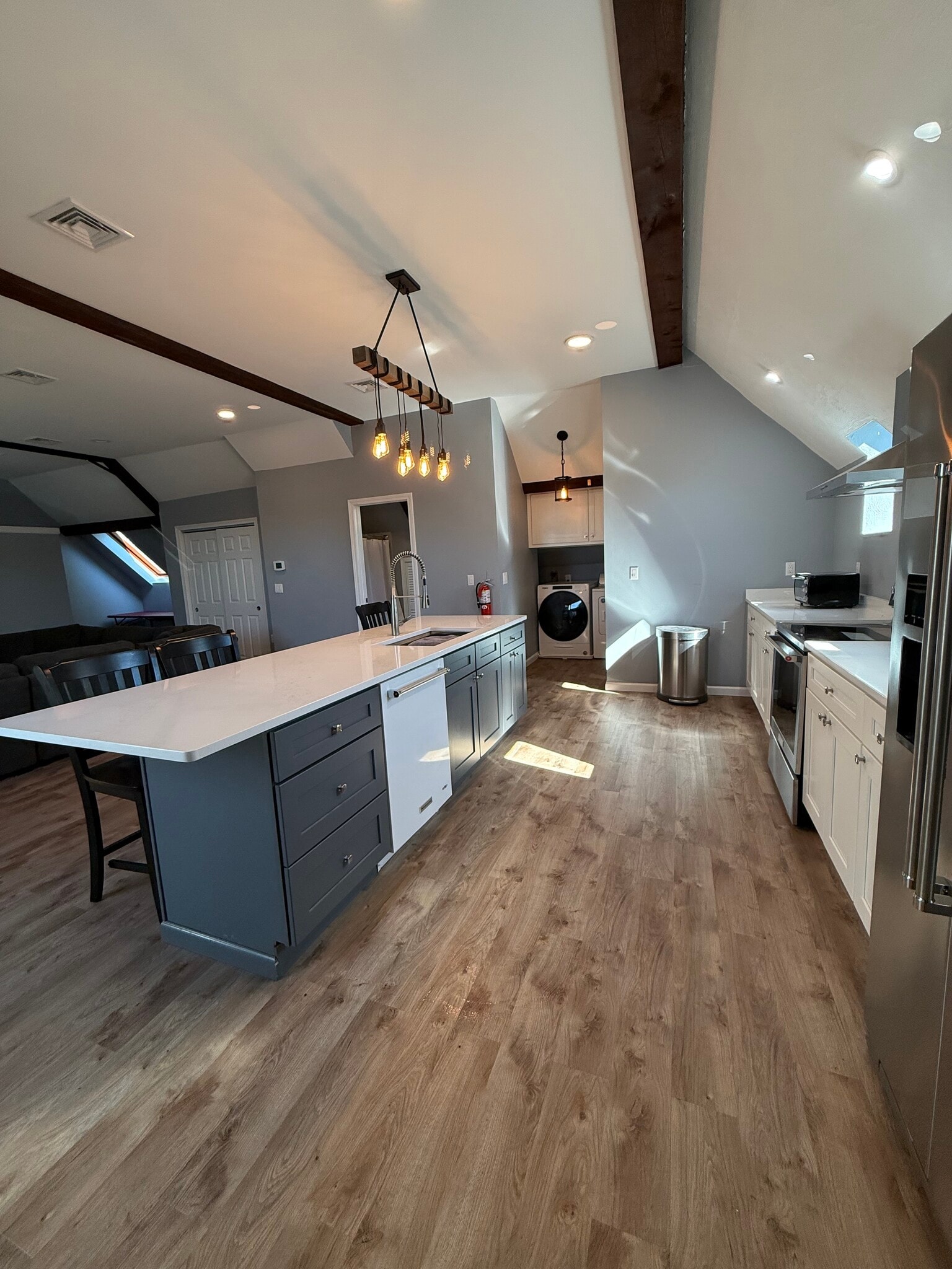 Building Photo - 10 High St