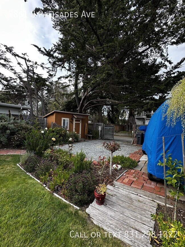 Building Photo - 2861 S Palisades Ave