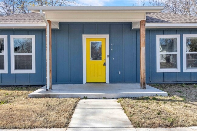 Building Photo - 414 N Tucker Ave