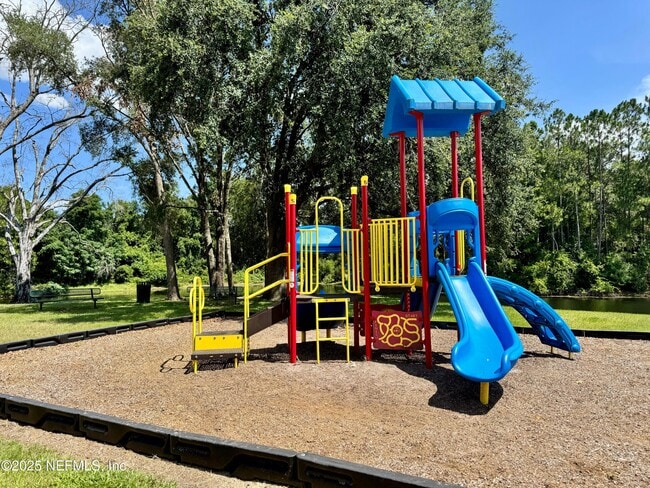 Building Photo - 450 Sherwood Oaks Dr