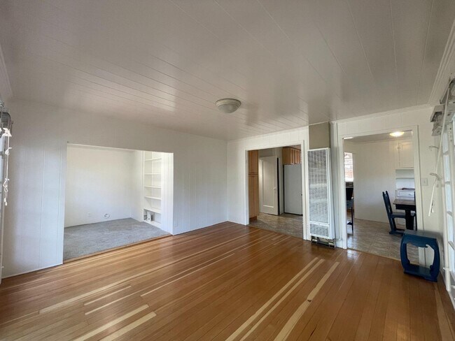 Building Photo - 501 Palmer Ln