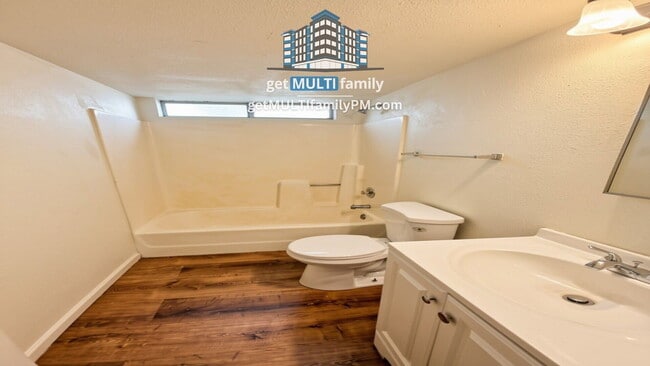 Building Photo - 7120 N 66th Dr