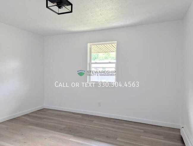 Building Photo - 5003 Massillon Rd
