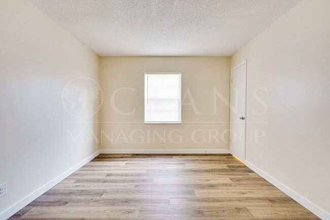 Building Photo - 3 Bedroom, 2 Bath Home in Ormond Beach – L...