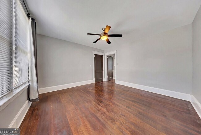 Building Photo - 1157 Indale Pl SW