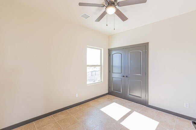 Building Photo - 9397 Senor Tedd Way