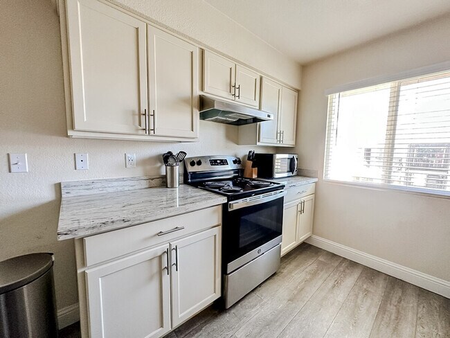 Building Photo - 12701 N Pennsylvania Ave