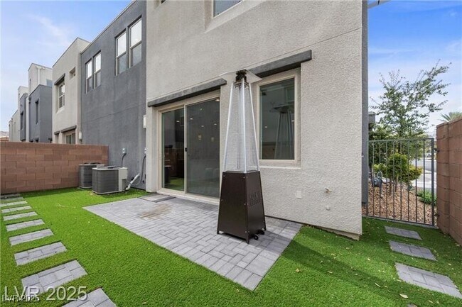 Building Photo - 11325 Gravitation Dr