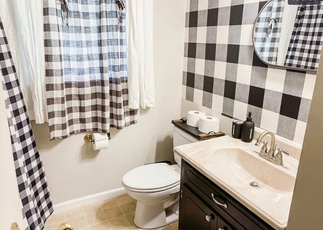 Building Photo - 7008 Carpenter Fire Station Rd