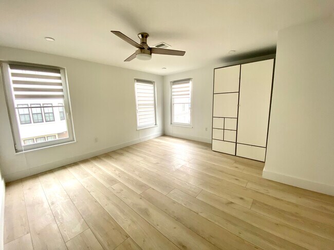 Building Photo - 333 Dorchester St