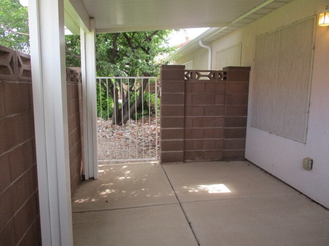 Building Photo - Move-In Discount - 3 Bedroom 2 bath in The Seasons