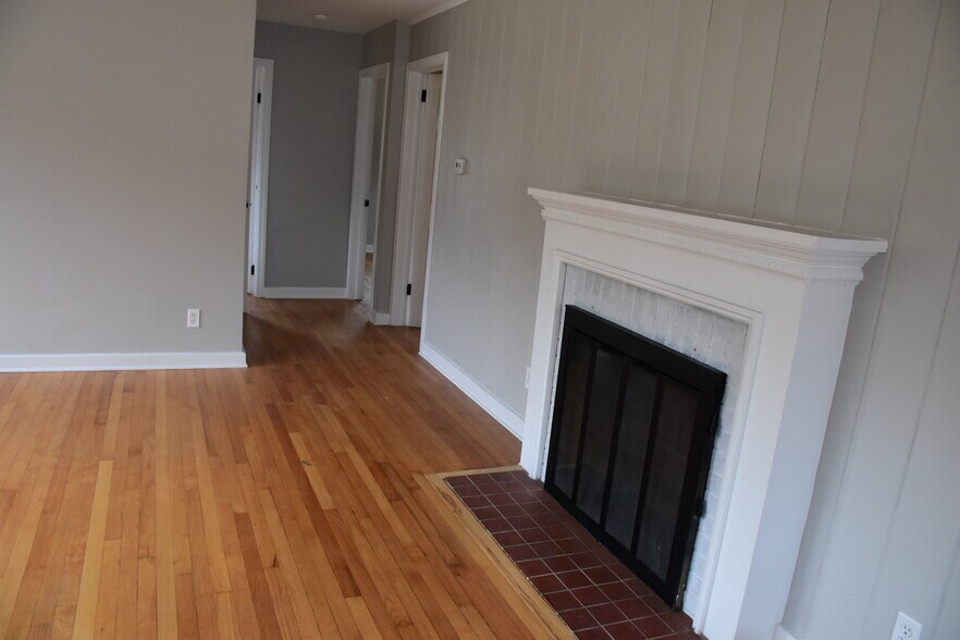 Building Photo - 75 Fairview Dr