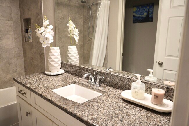 Building Photo - 8716 Terracina Lake Dr